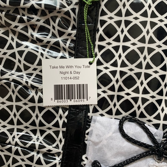 Vera Bradley take me with you tote bag - Picture 2 of 4